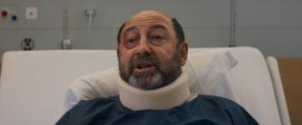 Кадр з фільму Наречений з all inclusive