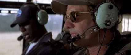 Кадр з фільму Політ Фенікса