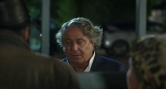 Кадр з фільму Божевільні сусіди