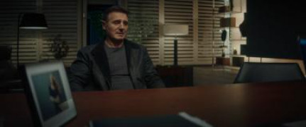 Кадр з фільму Гра тіней