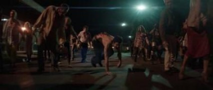 Кадр з фільму Скаути проти зомбі
