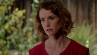 Кадр з фільму Закляття. Здається кімната