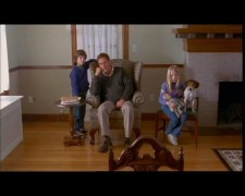 Кадр з фільму Родина на Різдво