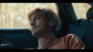 Кадр з фільму Проти вітру