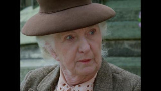 Кадр з фільму Міс Марпл: З допомогою дзеркал