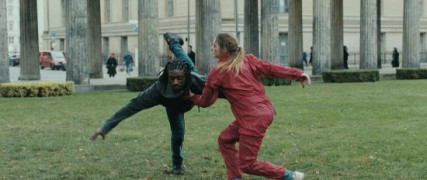 Кадр з фільму Флай: Танець свободи