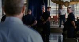 Кадр з фільму Рятівник