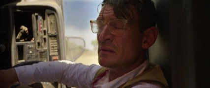 Кадр з фільму Хижаки