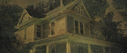 Кадр з фільму Мешканка