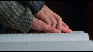 Кадр з фільму Невірна