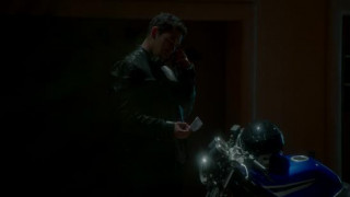 Кадр з фільму Закляття. Здається кімната