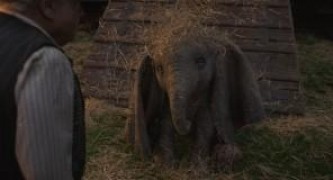 Кадр з фільму Дамбо