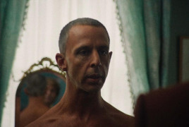 Кадр з фільму Учень. Історія Трампа