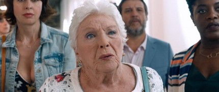 Кадр з фільму Від сім'ї не втечеш