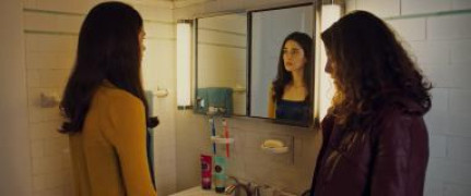 Кадр з фільму Над тінями