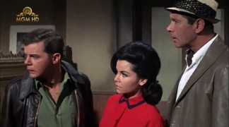 Кадр з фільму Громовий провулок