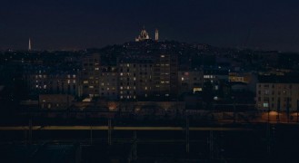 Кадр з фільму Він і вона