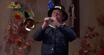 Кадр з фільму Ресторан Еліс