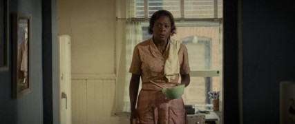 Кадр з фільму Паркани