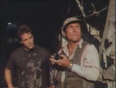 Кадр з фільму Ейр Америка