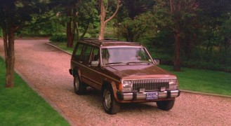 Кадр з фільму Удар по системі