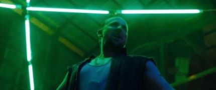 Кадр з фільму Кікбоксер повертається (реванш)