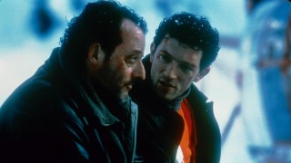 Кадр з фільму Багрові ріки