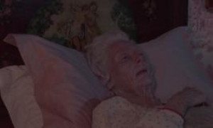 Кадр з фільму Вічна донька