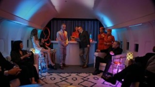 Кадр з фільму Грошовий літак