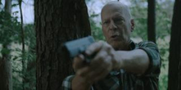 Кадр з фільму Не те місце