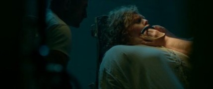 Кадр з фільму Шкіряне обличчя (Техаська різанина бензопилою)