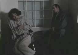 Кадр з фільму Танець у кайданах