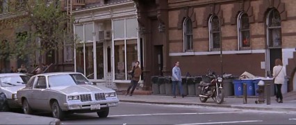 Кадр з фільму Крайні заходи