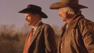 Кадр з фільму Людина-личинка