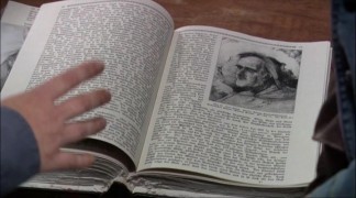 Кадр з фільму Братерство темряви