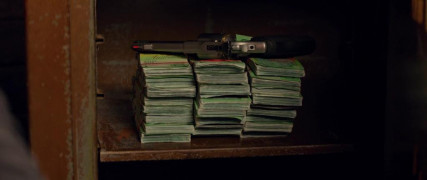 Кадр з фільму Вбий мене тричі