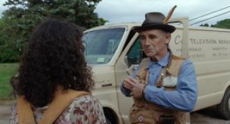 Кадр з фільму Разом з кістками