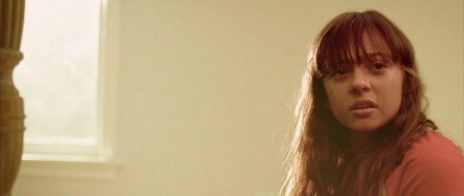 Кадр з фільму Крики, що стихають