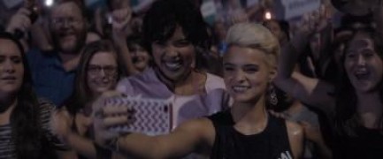 Кадр з фільму Вбити за лайк