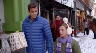 Кадр з фільму Повернення в Різдвяну бухту