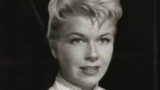 Кадр з фільму Людина, яка забагато знала