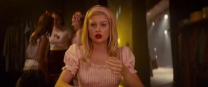 Кадр з фільму Страшні історії для розповіді у темряві