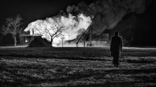 Кадр з фільму Пофарбоване пташеня