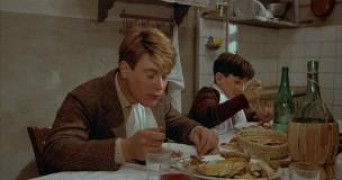 Кадр з фільму Амаркорд