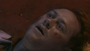 Кадр з фільму Павутина зла