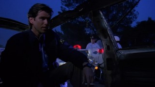 Кадр з фільму Дріт під напругою