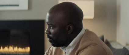 Кадр з фільму На південь від раю