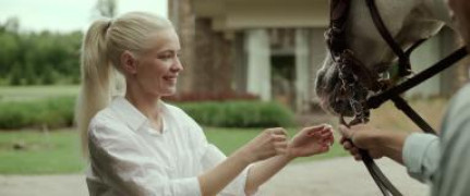 Кадр з фільму Дівчата в Дубаї