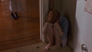 Кадр з фільму Самотня біла жінка