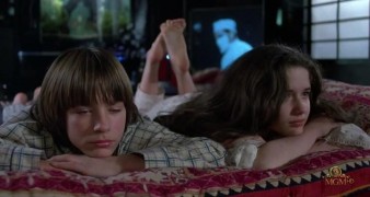 Кадр з фільму Багаті дітки